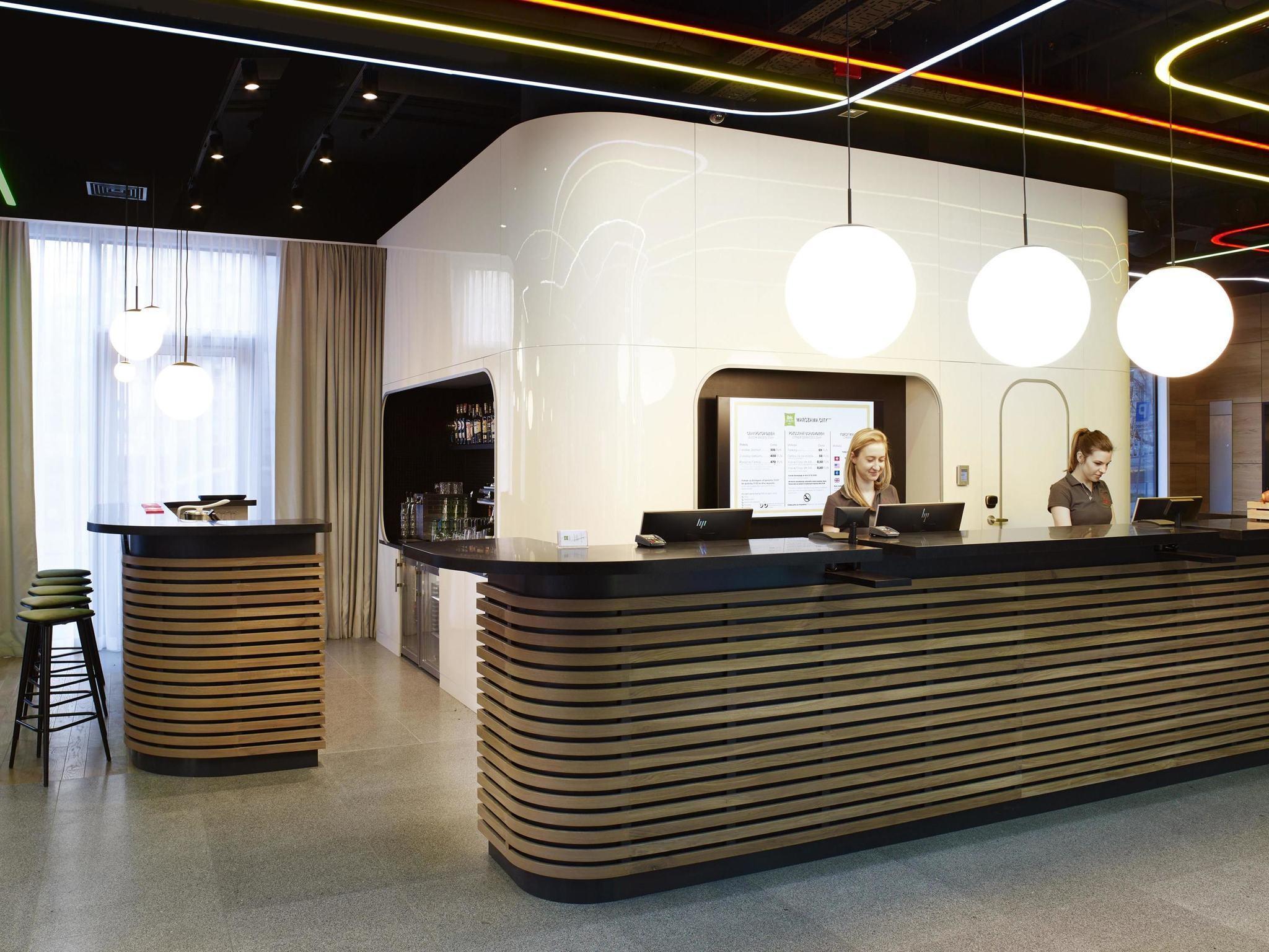 Ibis Styles Warszawa City Экстерьер фото